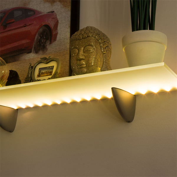 Melegfehér elemes LED szalag - 1 m2 https://velizo.fr/termekkategoria/szepsegapolas-egeszseg/