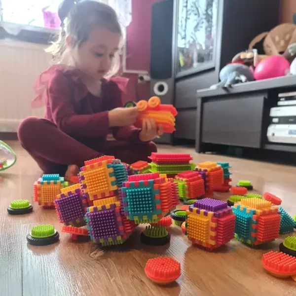 Tüskés építőjáték gyerekeknek (192 db)9 https://velizo.fr/termekkategoria/szepsegapolas-egeszseg/