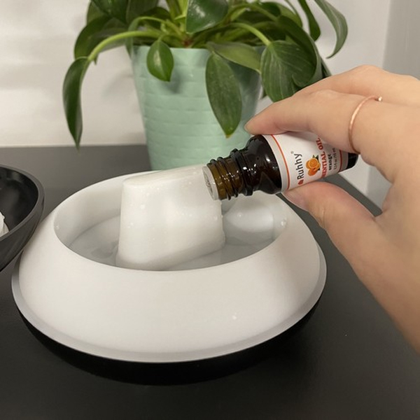 Illóolaj - 6 db-os készlet - 10 ml-es üvegcsékben2 https://velizo.fr/termekkategoria/szepsegapolas-egeszseg/